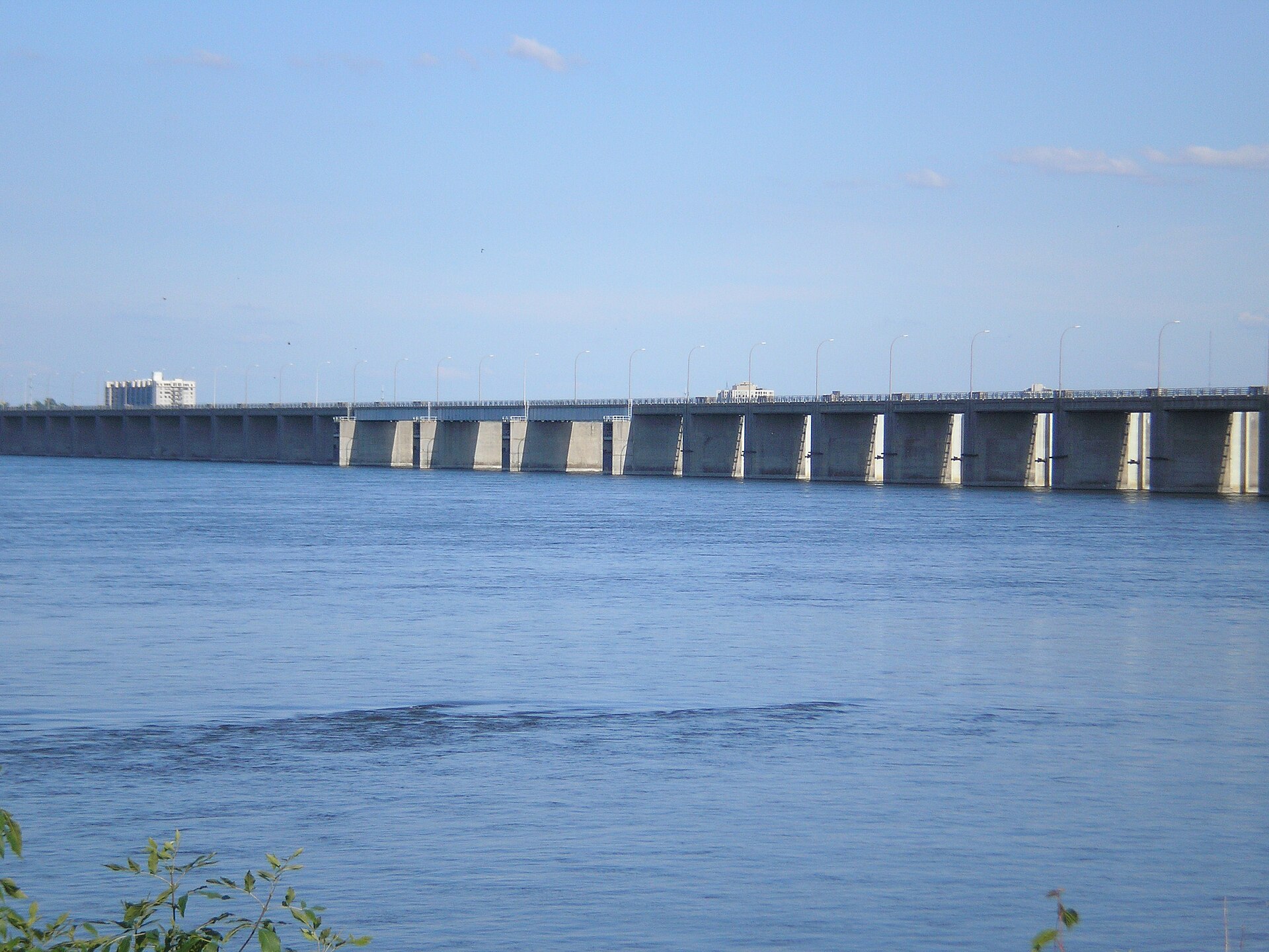Champlain Bridge estacade